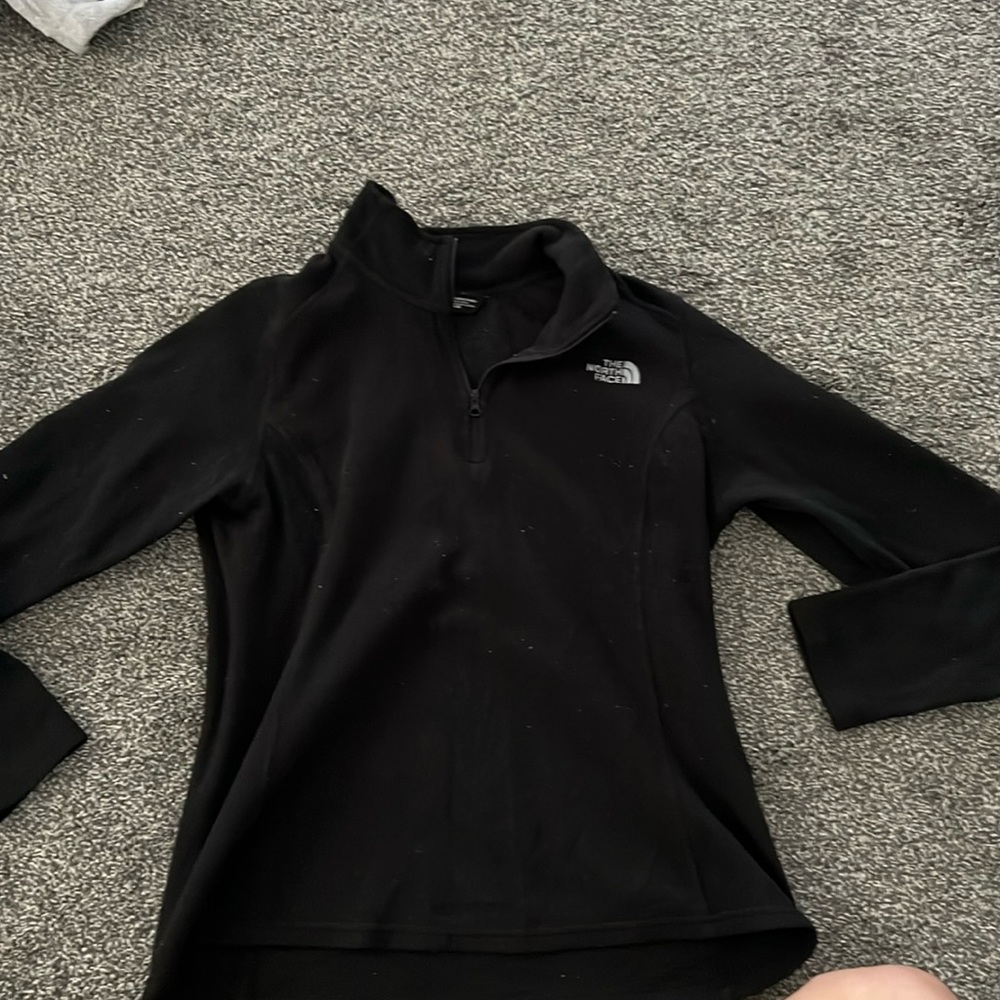 Medium 1/4 zip North Face Fleece